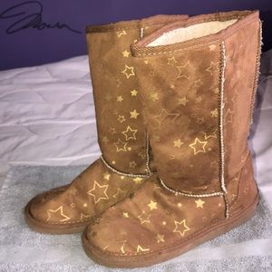 Brown boots